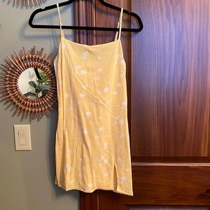 Kendall and Kylie Yellow Dress